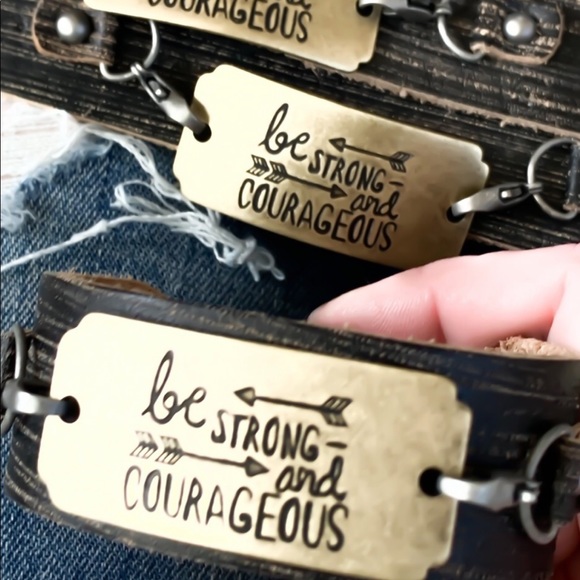 Unisex Handmade Be Strong & Courageous Leather Cuff Bracelet - Picture 6 of 8